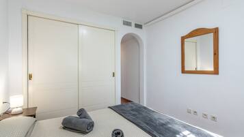 Apartment | 2 bedrooms, iron/ironing board