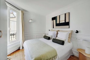 1 chambre, fer et planche à repasser, accès à Internet, literie fournie