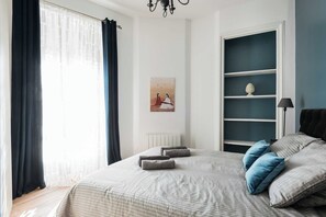 2 bedrooms, iron/ironing board, Internet, bed sheets