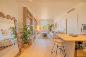 Smart TV, offices