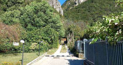 Romantic green-blue residence