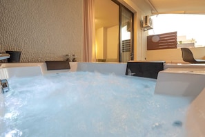 Bain à remous intérieur