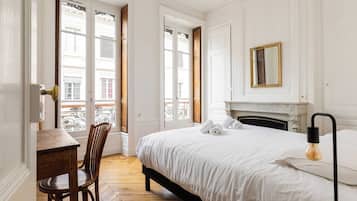 2 slaapkamers, een strijkplank/strijkijzer, internet