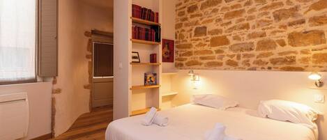 1 bedroom, iron/ironing board, Internet, bed sheets