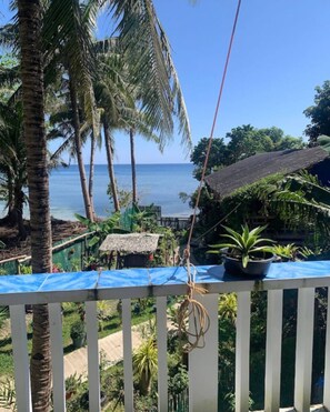 Property grounds - Spacious Beachfront House with Rooftop Deck in Macrohon, Philippines (Macrohon)