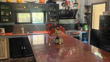 Réfrigérateur, plaque de cuisson