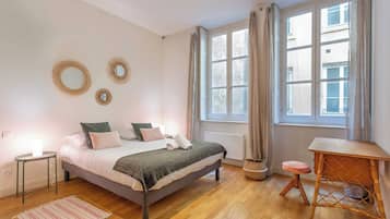 2 bedrooms, iron/ironing board, free WiFi, bed sheets