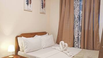 2 bedrooms, internet, bed sheets