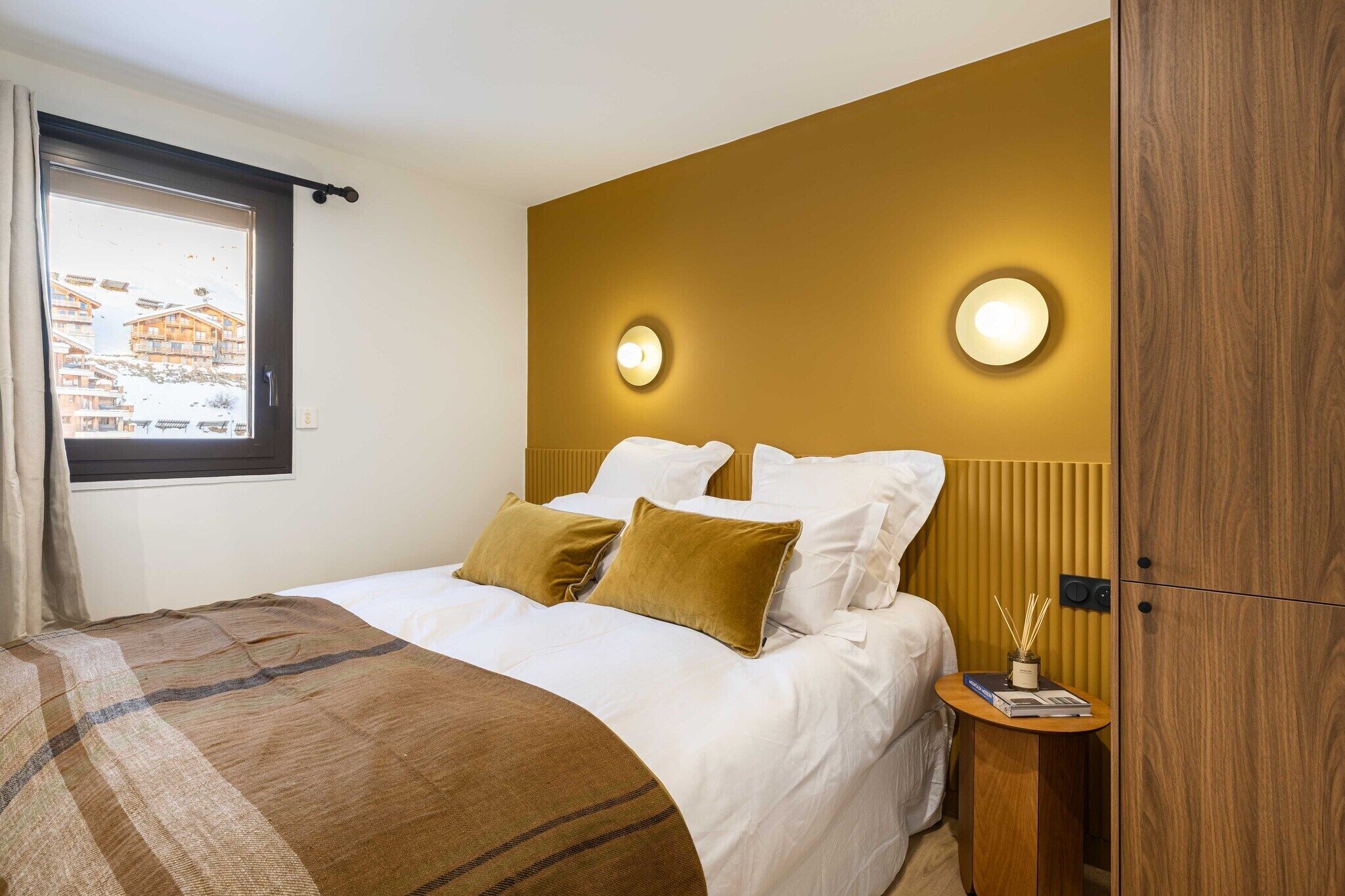 2 slaapkamers, een bureau, een strijkplank/strijkijzer, gratis wifi