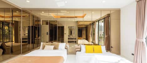 5 bedrooms, iron/ironing board, internet, bed sheets
