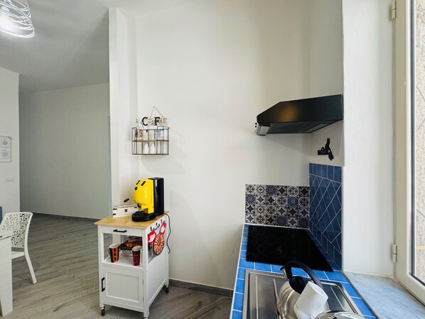 Microondas, placa de cocina