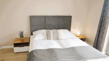 4 bedrooms, individually furnished, bed sheets