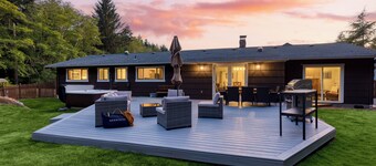 Lodge at Deception Pass | Trails, Hot Tub, Walk to Cornet Bay