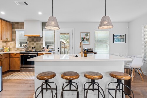 Casa Que Canta by AvantStay | Private Pool, Firepit & Walkable East Austin Gem
