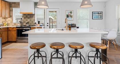Casa Que Canta by AvantStay | Private Pool, Firepit & Walkable East Austin Gem