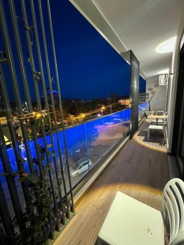 Comfort-Apartment, Balkon, Stadtblick | Balkon
