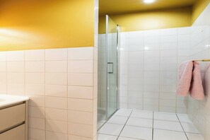 Hair dryer, towels - DIFY Reinach - Jean Macé (Lyon)