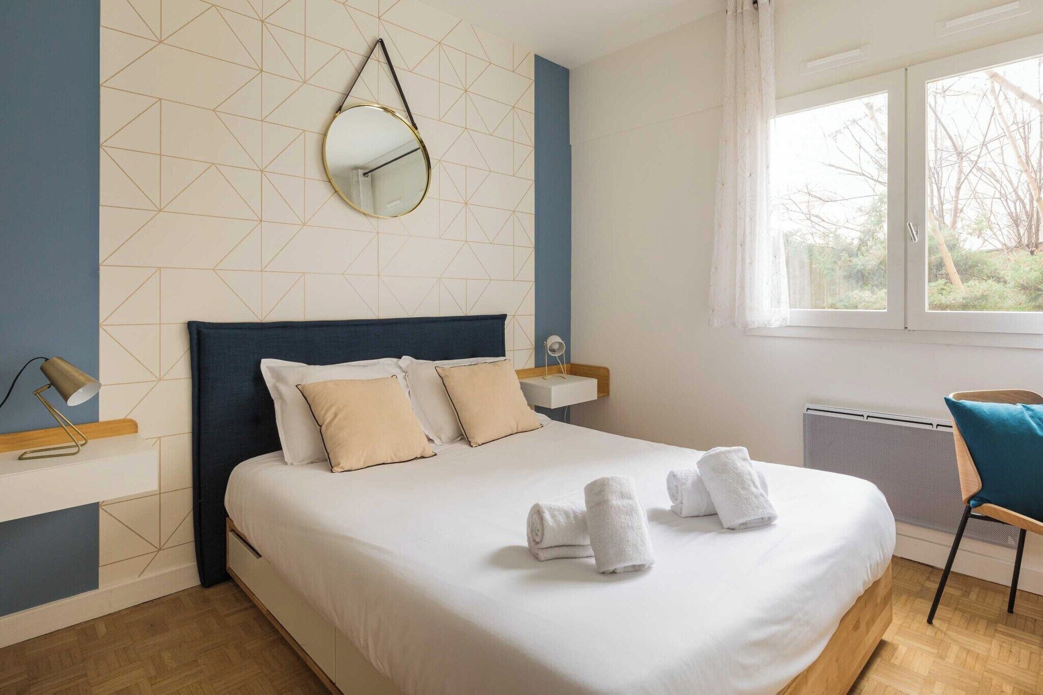 Iron/ironing board, free WiFi, bed sheets