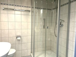 Unclassified image, 3 of 32, button