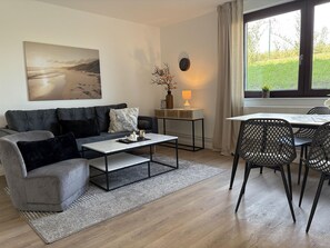 Unclassified image, 3 of 30, button