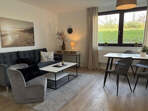 Unclassified image, 2 of 30, button