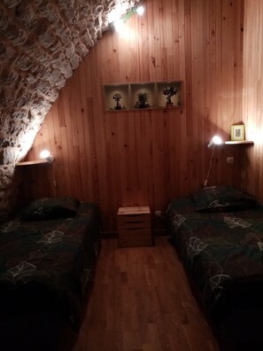 WiFi, bed sheets