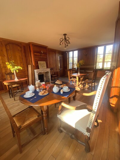 Welcome to the castle! Authenticity, charm and absolute calm.