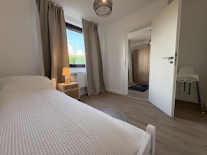 3 bedrooms, travel cot, free WiFi