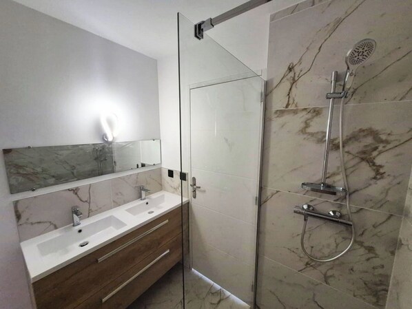 Shower, toilet paper