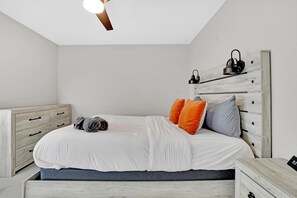 4 bedrooms, desk, iron/ironing board, free WiFi