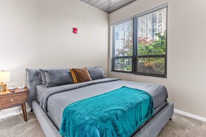 4 bedrooms, desk, iron/ironing board, travel crib