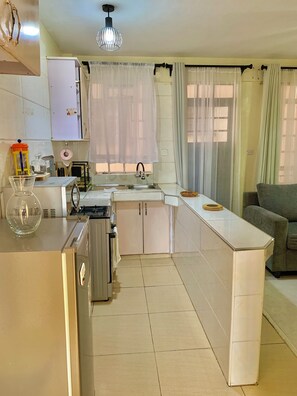 Micro-ondas, fogão, cooktop