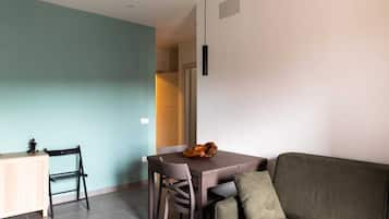 Apartemen Deluks, balkon, pemandangan kota | Area keluarga