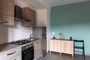 Deluxe Apartment, Balcony, City View | Living area