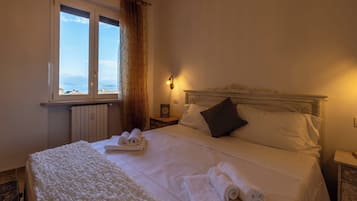 2 slaapkamers, een strijkplank/strijkijzer, gratis wifi, beddengoed
