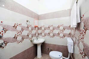 Deluxe Double Room | Bathroom