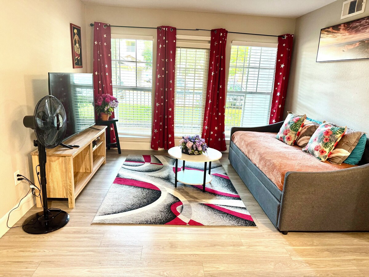 Photo 7 of NRG and Med center 2-bedroom apartment with WiFi, AC in welcoming Houston