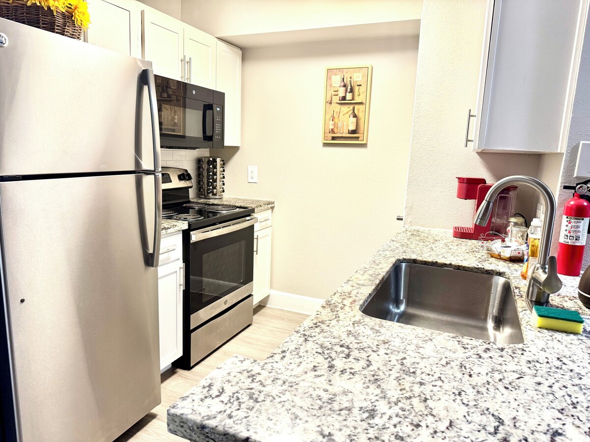 Photo 3 of NRG and Med center 2-bedroom apartment with WiFi, AC in welcoming Houston