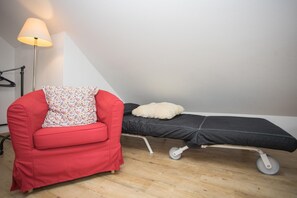 Apartment | 3 bedrooms, individually furnished, bed sheets
