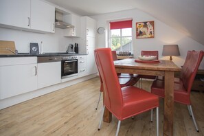 Apartment | Private kitchen | Toaster, cookware/dishes/utensils - Ferienwohnung mit Aussicht, Neuastenberg (Winterberg)