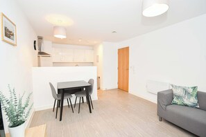 Interior - Stylish 1 Bed Apartment with Balcony in Manchester (Salford)