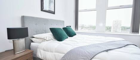 2 Schlafzimmer, Schreibtisch, Bügeleisen/Bügelbrett, WLAN