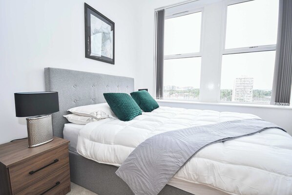 2 Schlafzimmer, Schreibtisch, Bügeleisen/Bügelbrett, WLAN