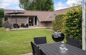 Outdoor dining - 4 bedroom nice home in Hejls (Hejls)