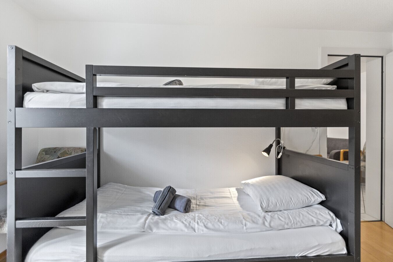 Strykjärn/strykbräda, resesäng, gratis wi-fi och sängkläder