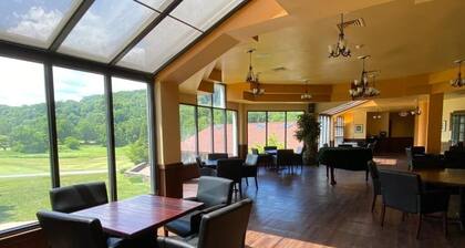 3 Units | Relaxing Retreat Near Nature Trails & Golf Course | Perfect Getaway