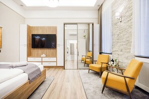 3 habitaciones, tabla de planchar con plancha, wifi y ropa de cama 