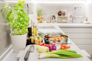 Microondas, horno y lavavajillas 