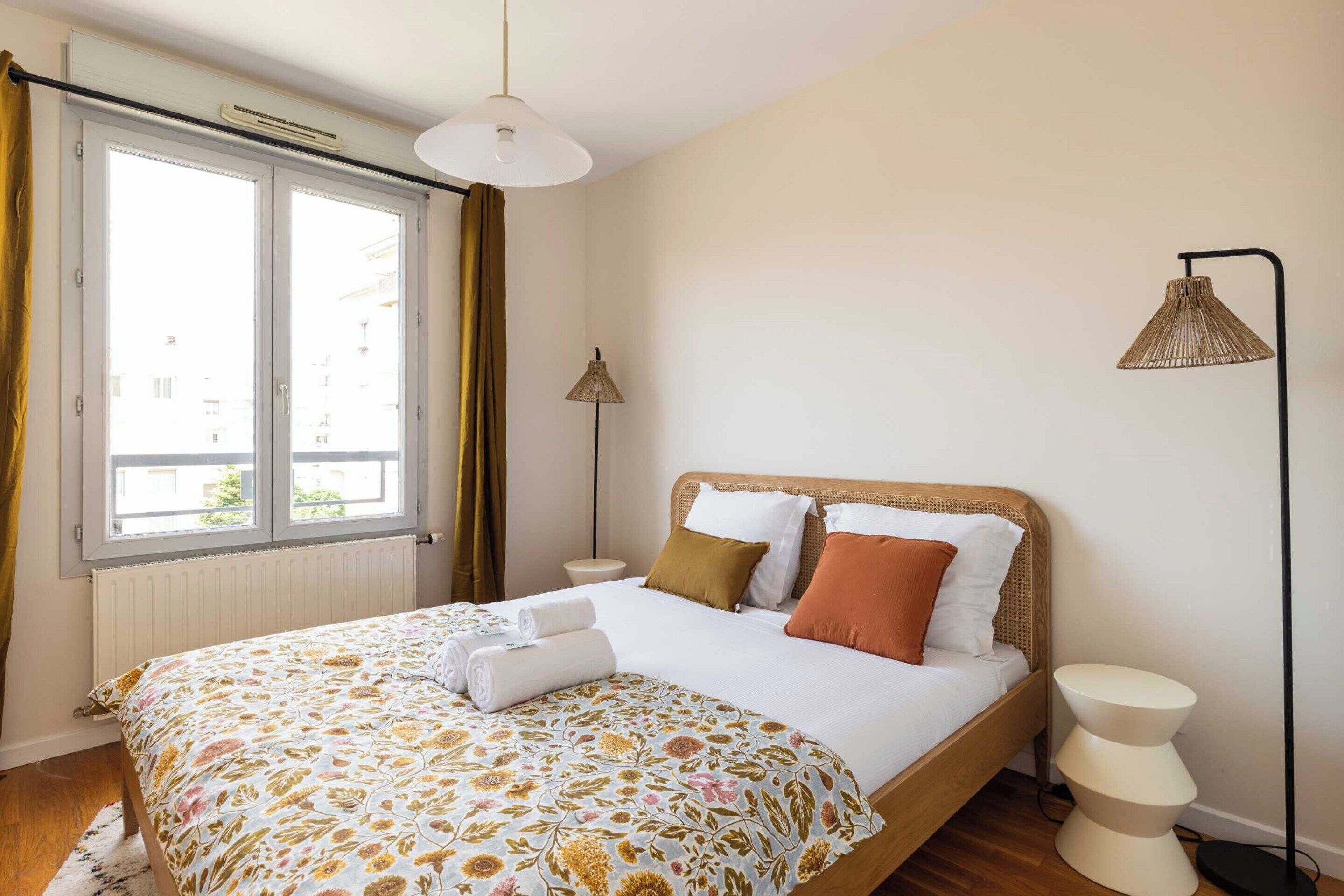 2 chambres, fer et planche à repasser, draps fournis
