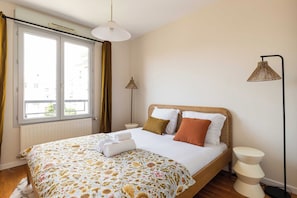 2 bedrooms, iron/ironing board, bed sheets - Dify Republique - Villeurbanne (Villeurbanne)